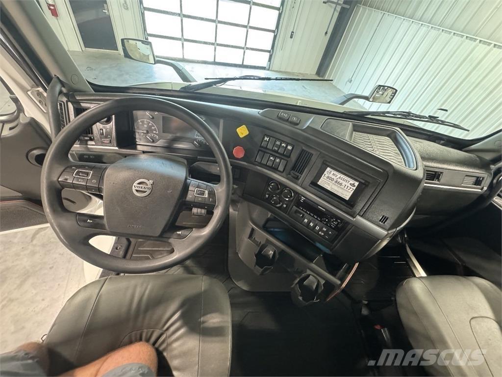Volvo VNR64T300 Тягачі