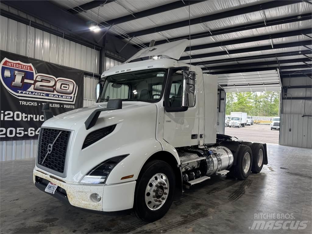 Volvo VNR64T300 Тягачі