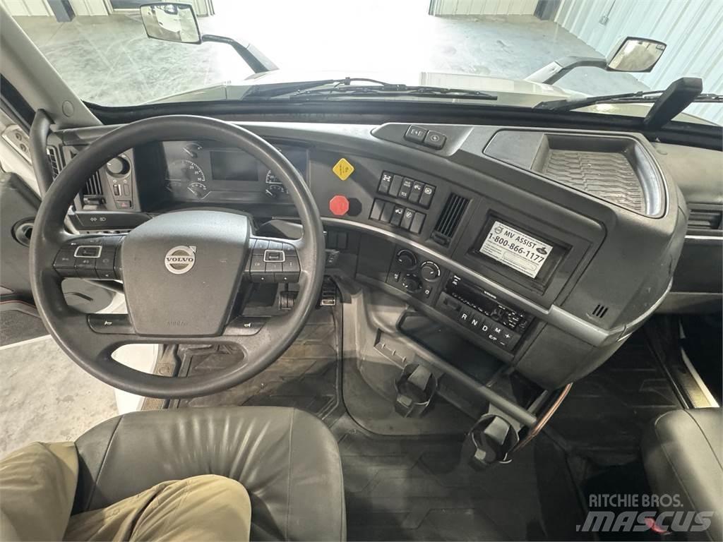 Volvo VNR64T300 Тягачі