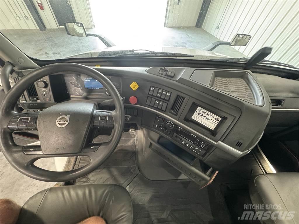 Volvo VNR64T300 Тягачі