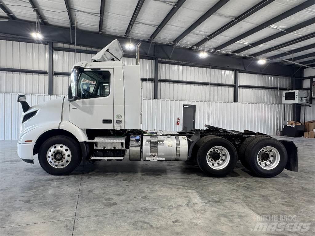 Volvo VNR64T300 Тягачі
