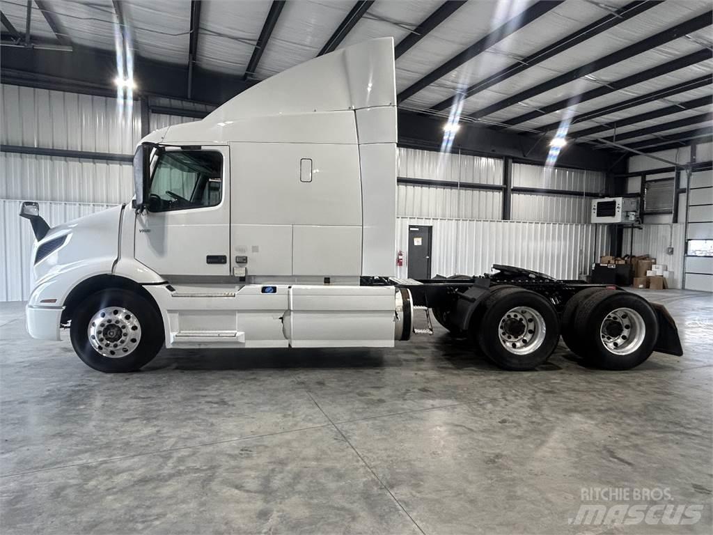Volvo VNR64T640 Тягачі