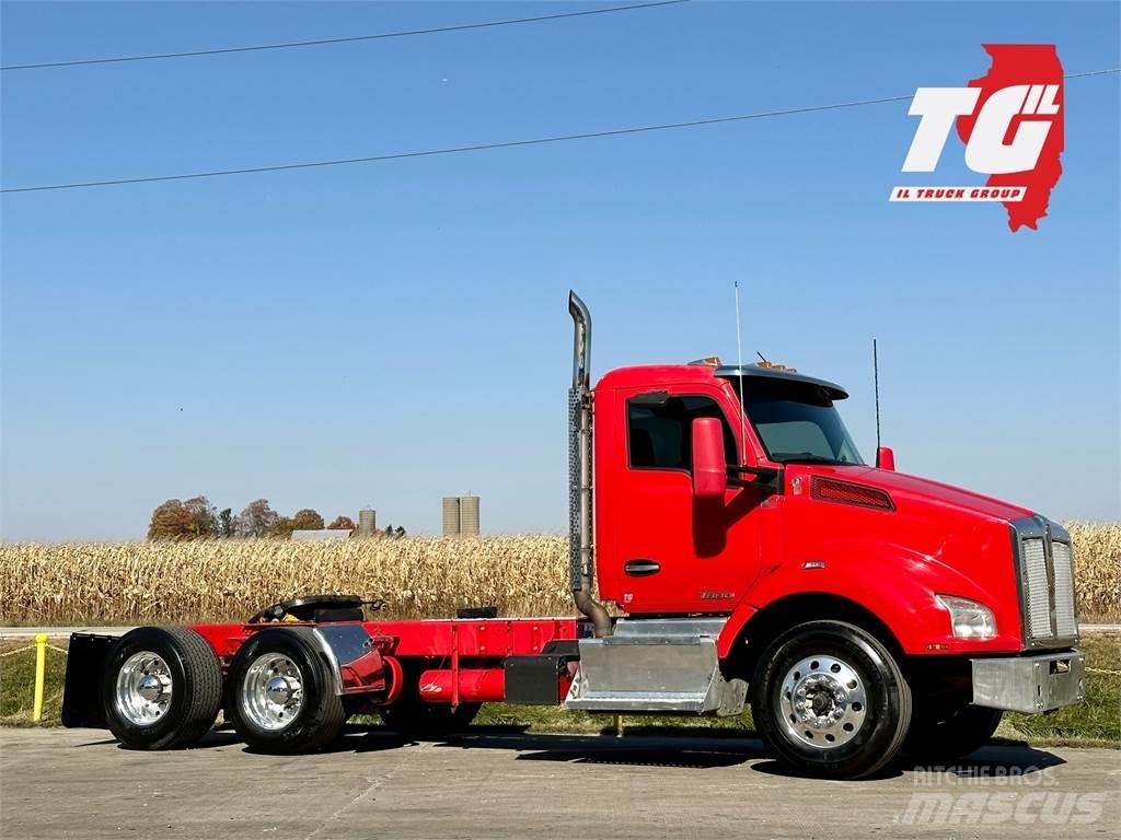 Kenworth T880 Тягачі