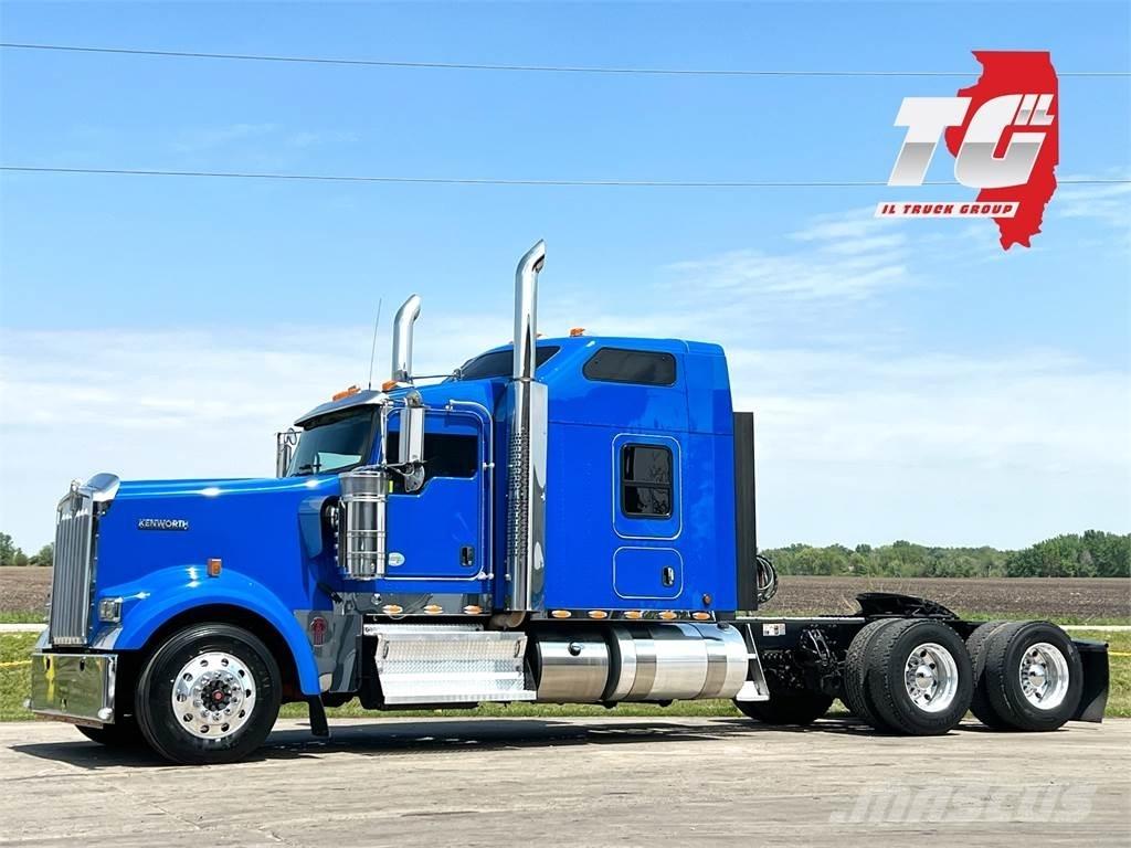 Kenworth W900 Тягачі