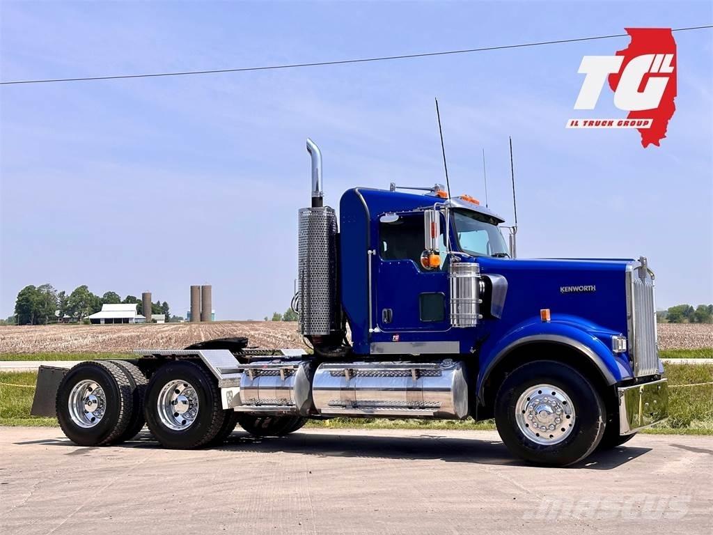 Kenworth W900 Тягачі