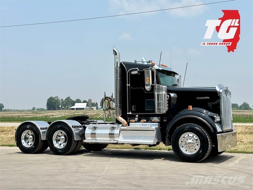 Kenworth W900 Тягачі