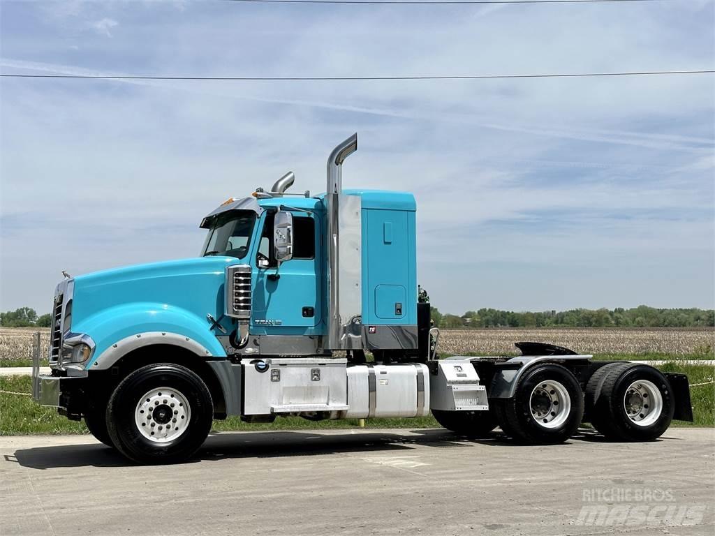 Mack Titan TD713 Тягачі