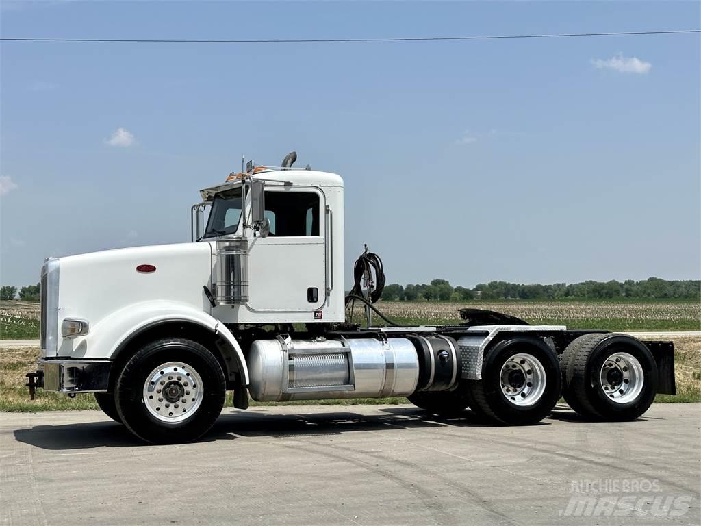 Peterbilt 367 Тягачі