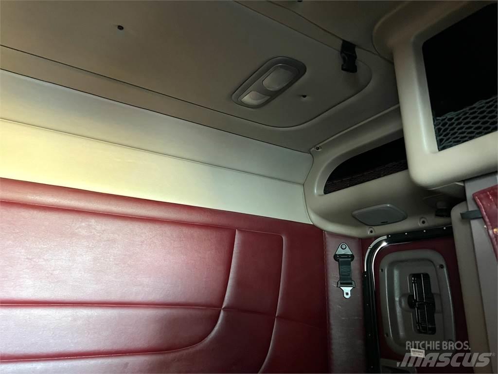 Peterbilt 388 Тягачі