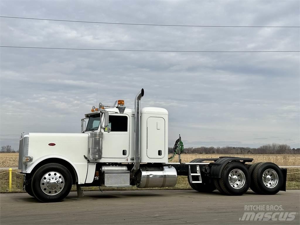 Peterbilt 389 Тягачі