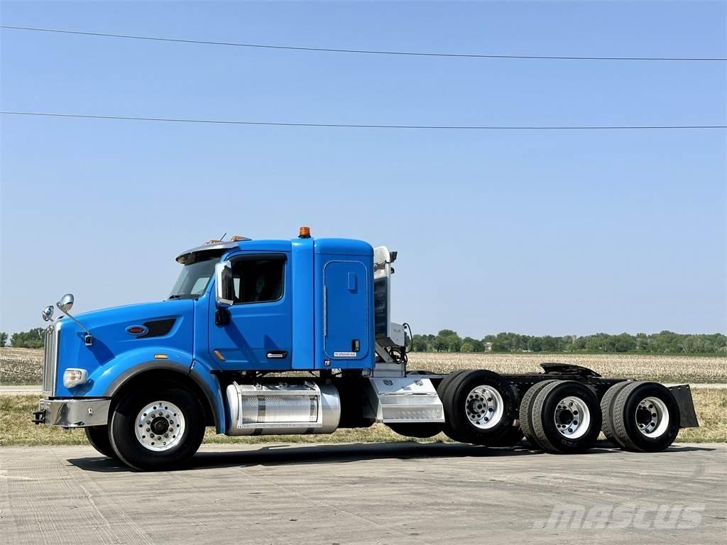 Peterbilt 567 Тягачі