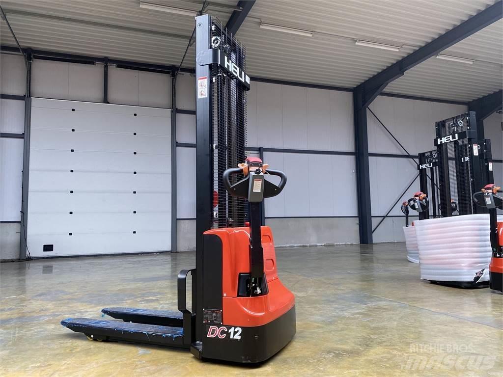 Heli CDD12J Самохідні електроштабелери