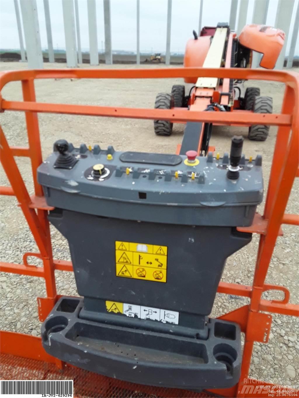 JLG 660SJ Колінчаті підйомники
