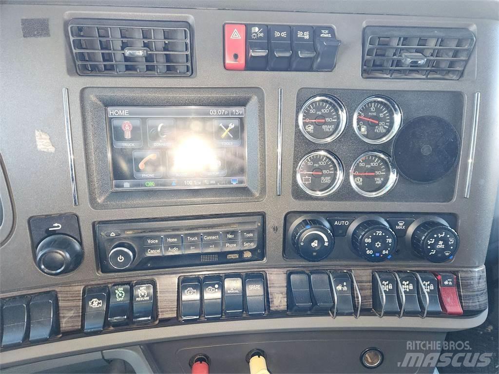 Kenworth T680 Тягачі