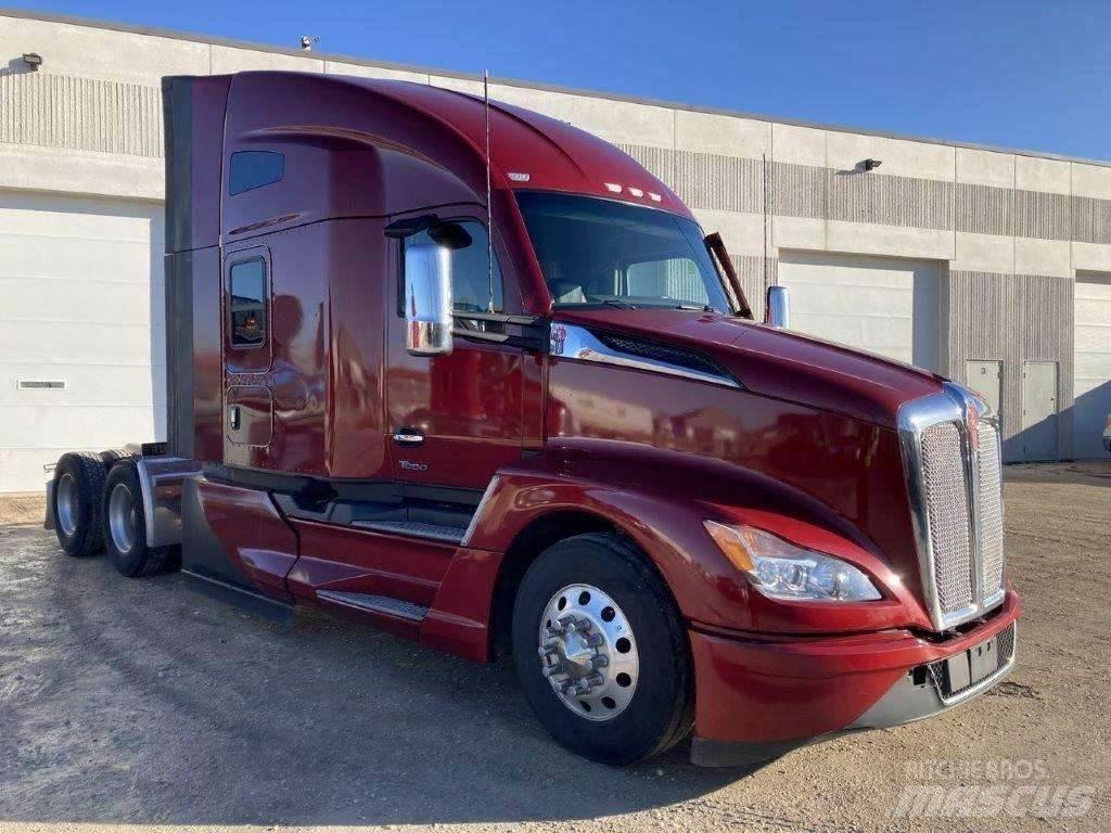 Kenworth T680 Тягачі