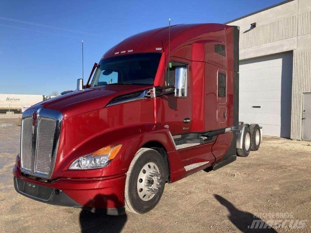 Kenworth T680 Тягачі