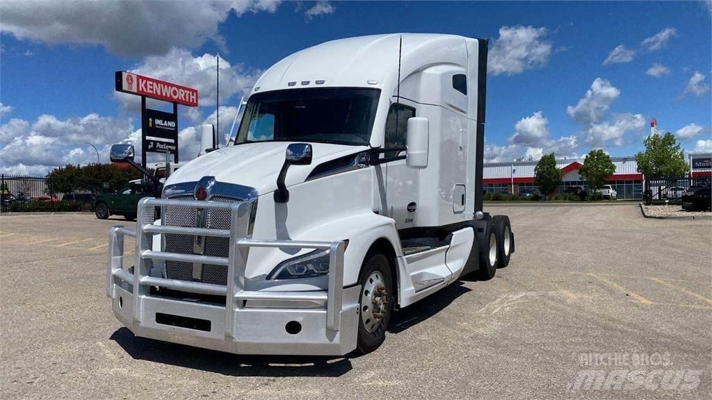 Kenworth T680 Тягачі
