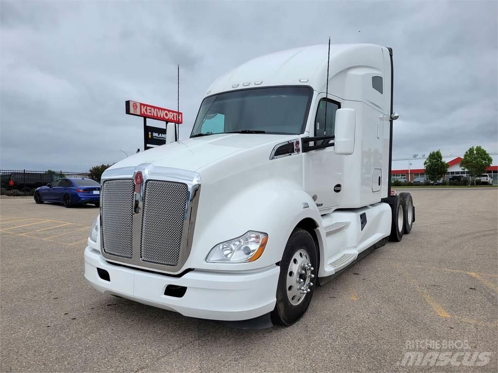 Kenworth T680 Тягачі
