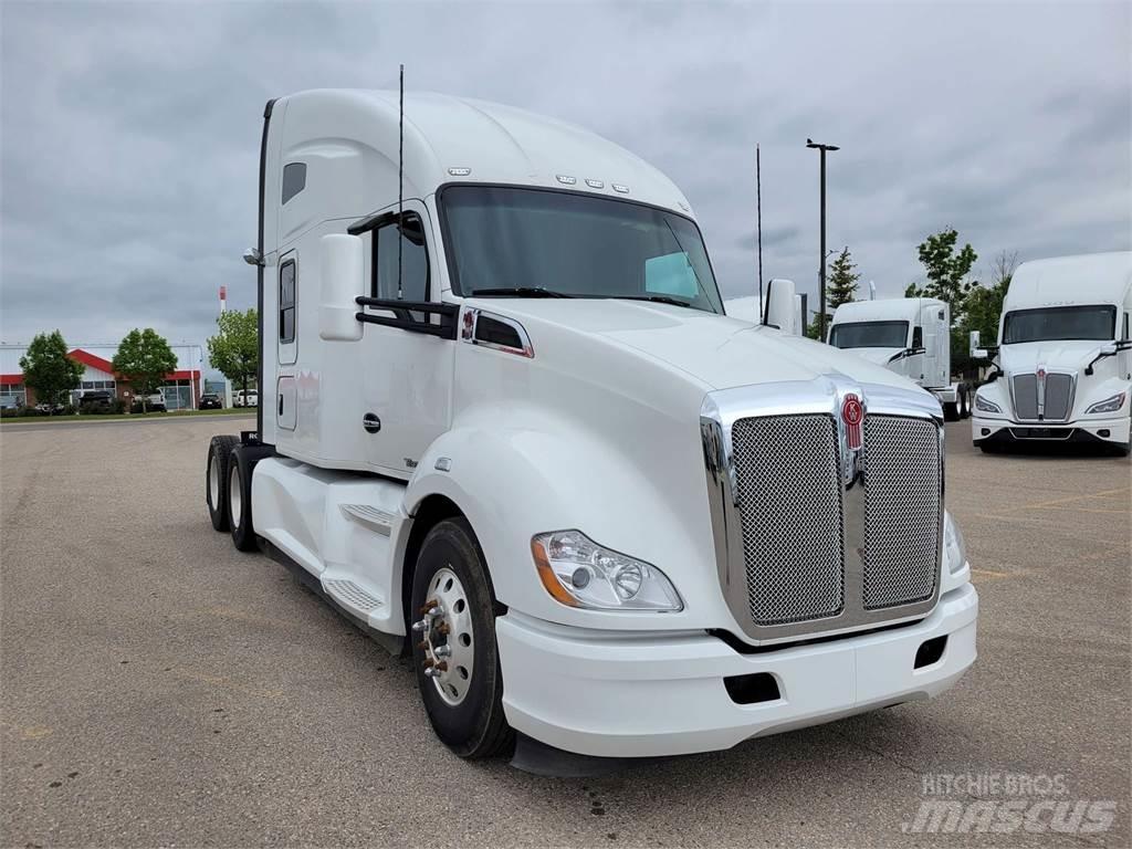 Kenworth T680 Тягачі