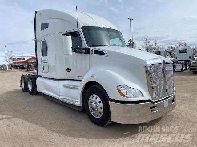 Kenworth T680 Тягачі