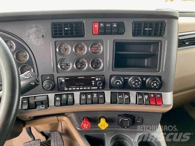 Kenworth T680 Тягачі