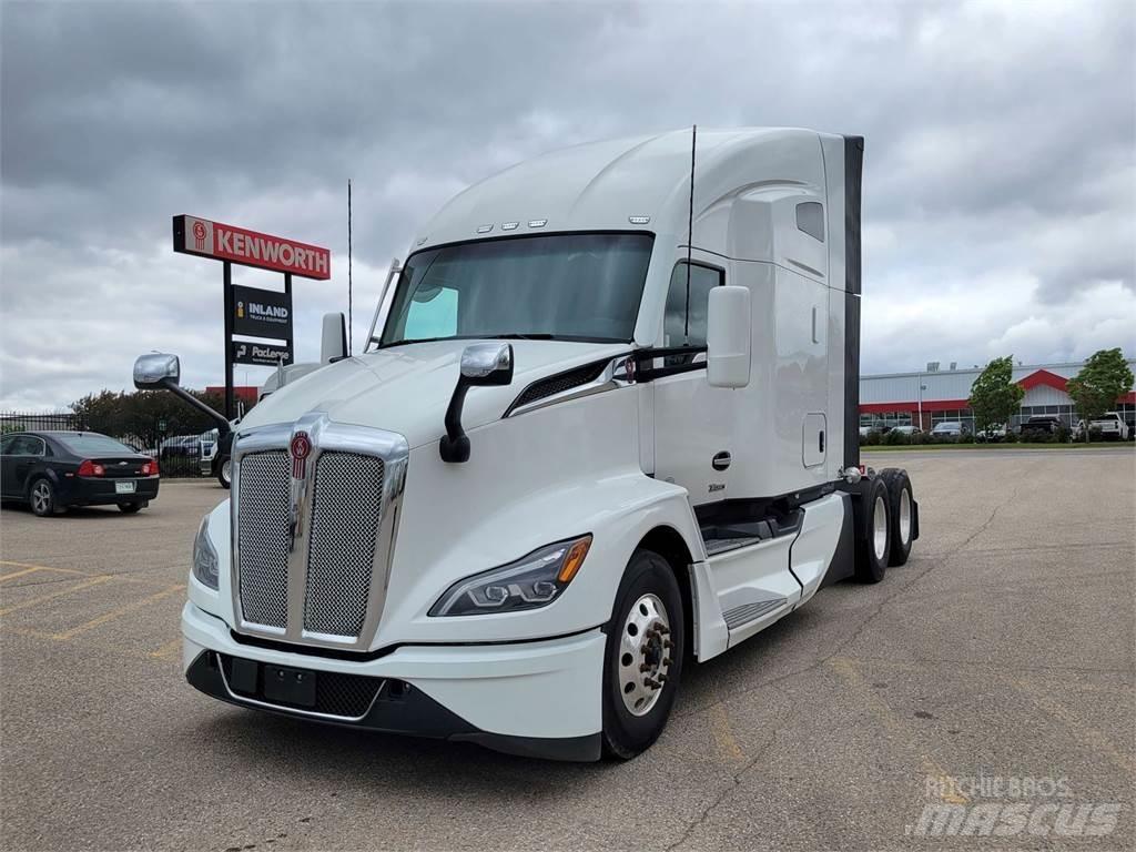 Kenworth T680 Тягачі
