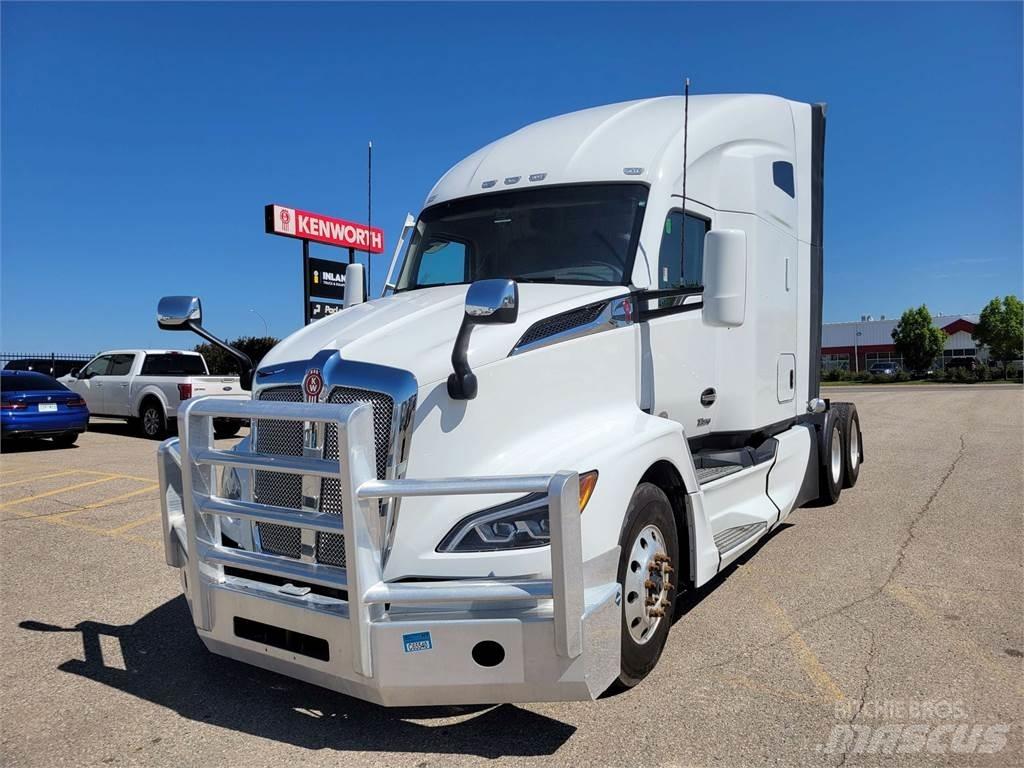Kenworth T680 Тягачі