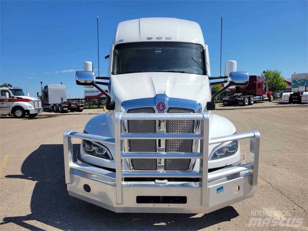 Kenworth T680 Тягачі