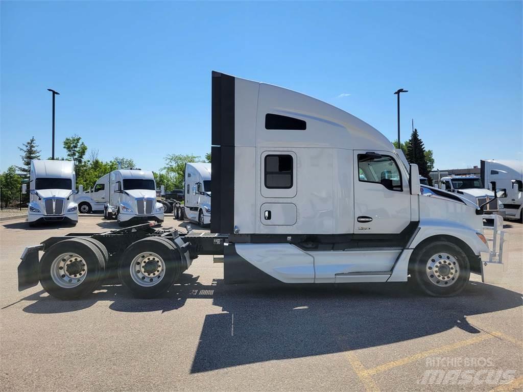 Kenworth T680 Тягачі