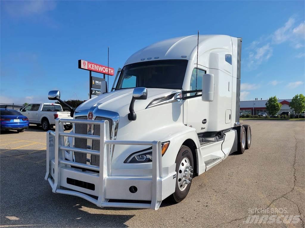 Kenworth T680 Тягачі