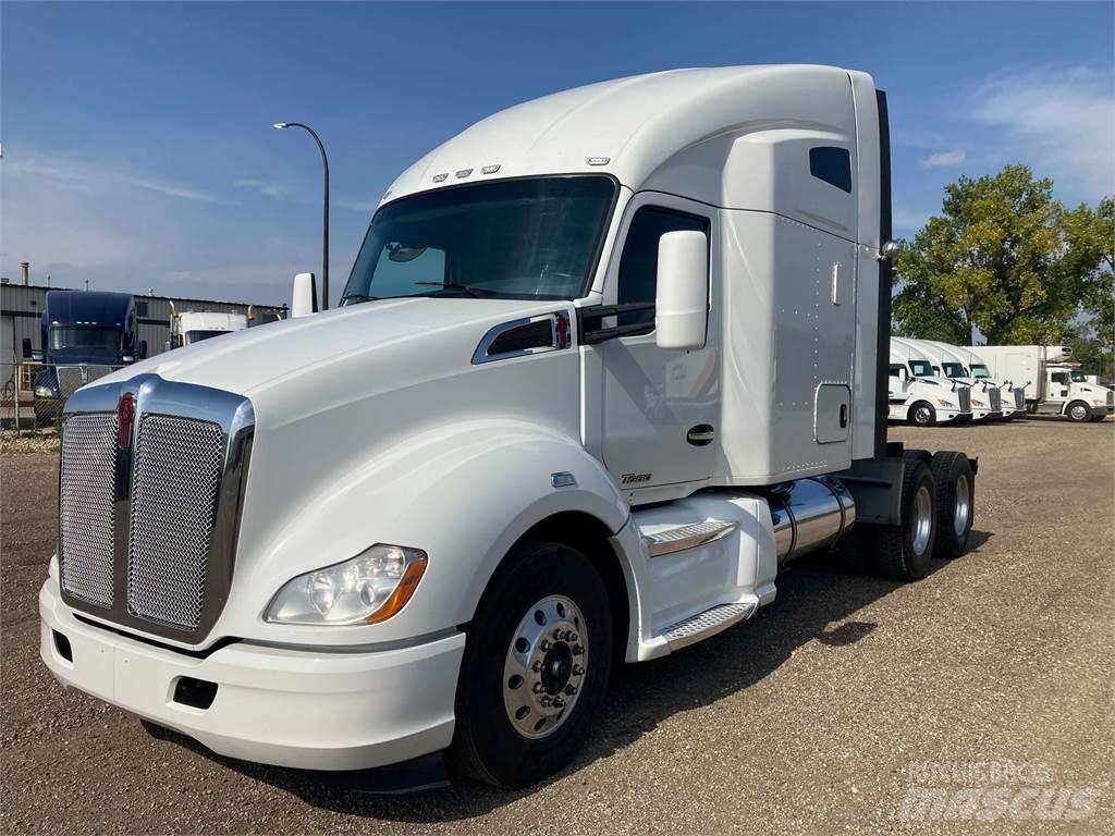 Kenworth T680 Тягачі