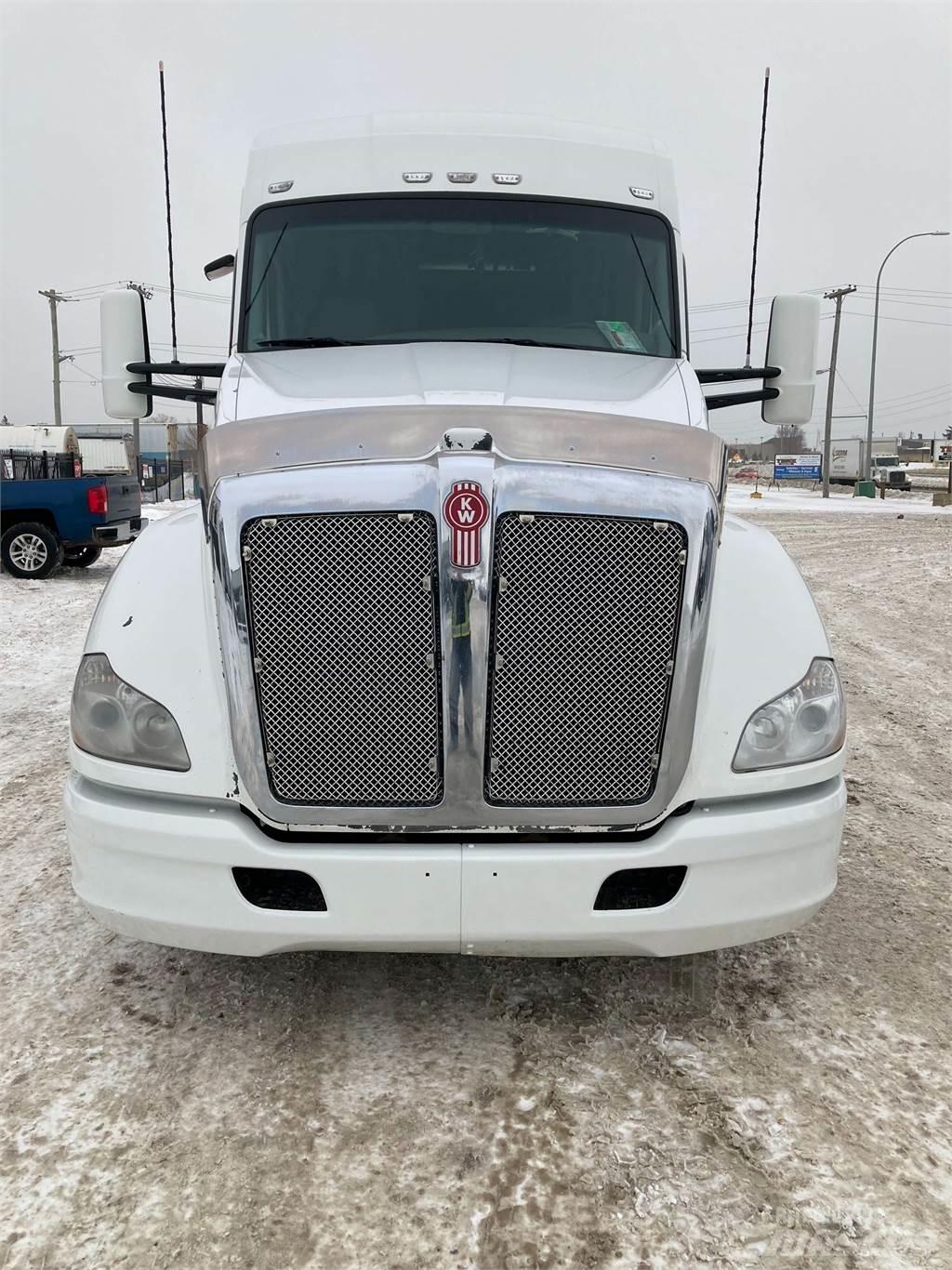Kenworth T680 Тягачі