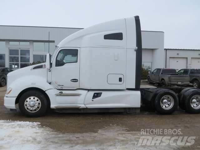 Kenworth T680 Тягачі