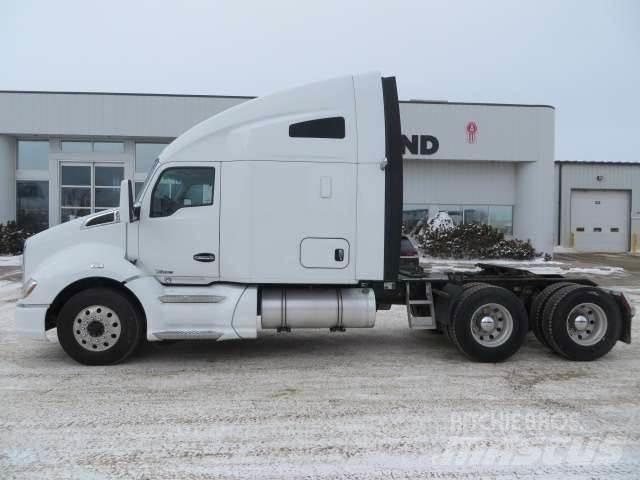 Kenworth T680 Тягачі