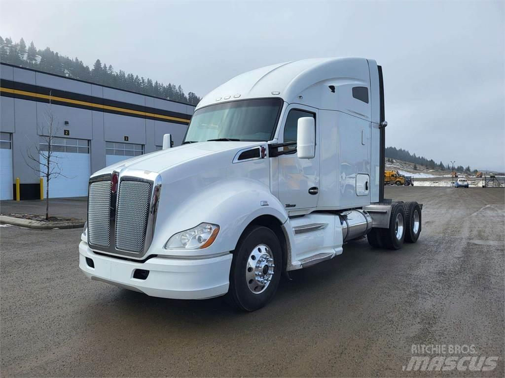Kenworth T680 Тягачі