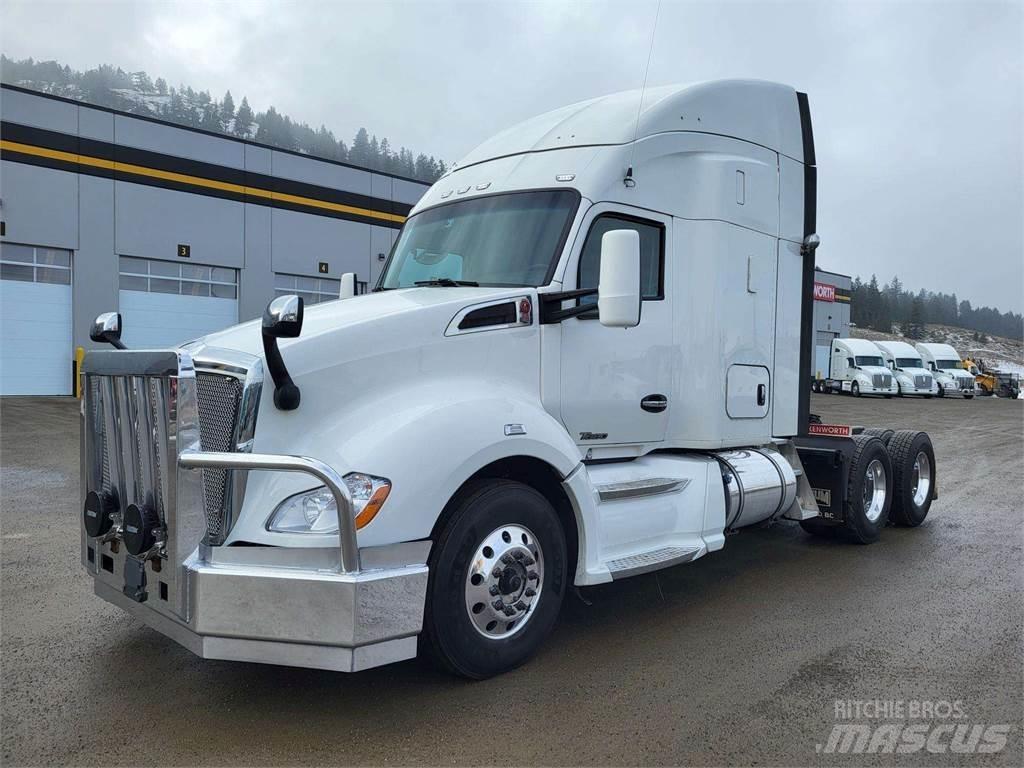 Kenworth T680 Тягачі