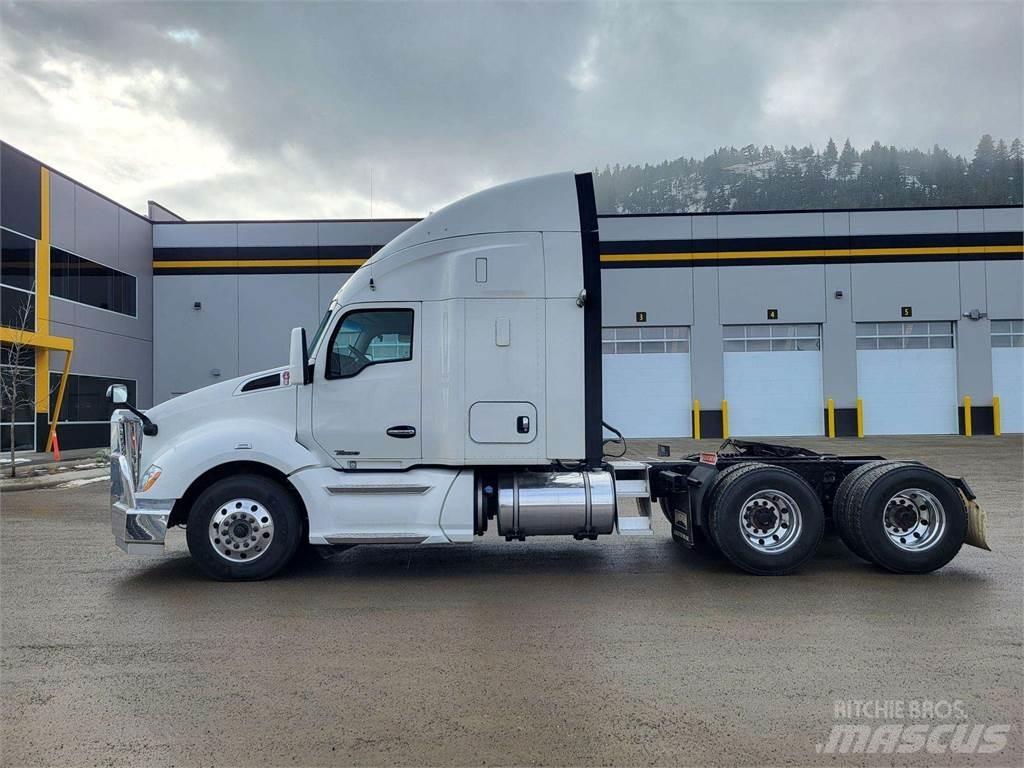 Kenworth T680 Тягачі