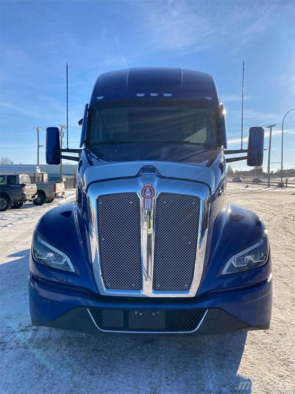 Kenworth T680 Тягачі