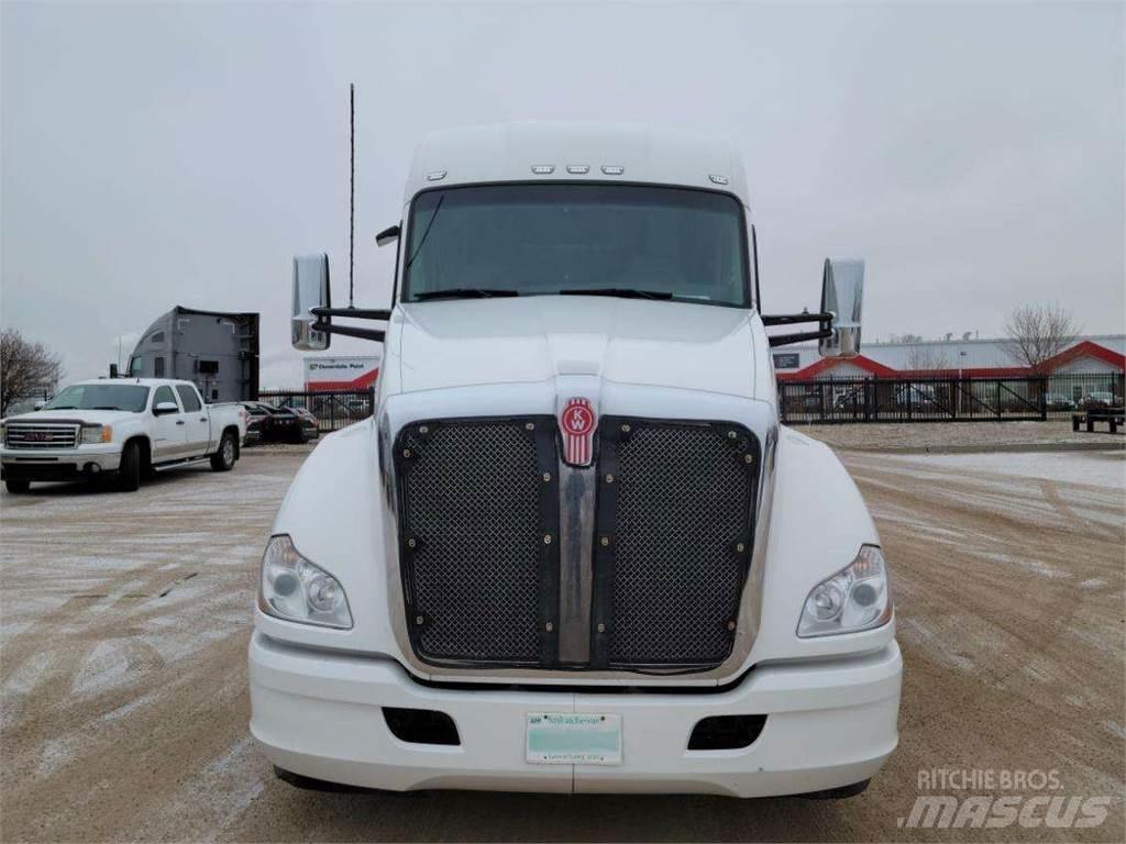 Kenworth T680 Тягачі