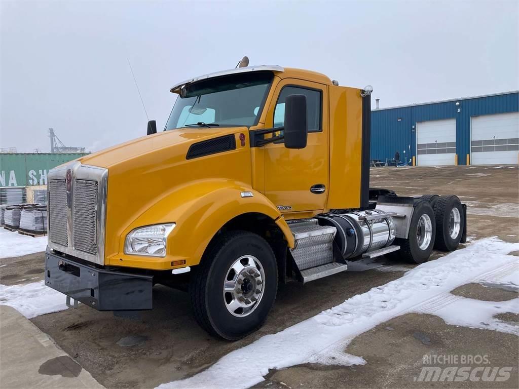 Kenworth T880 Тягачі