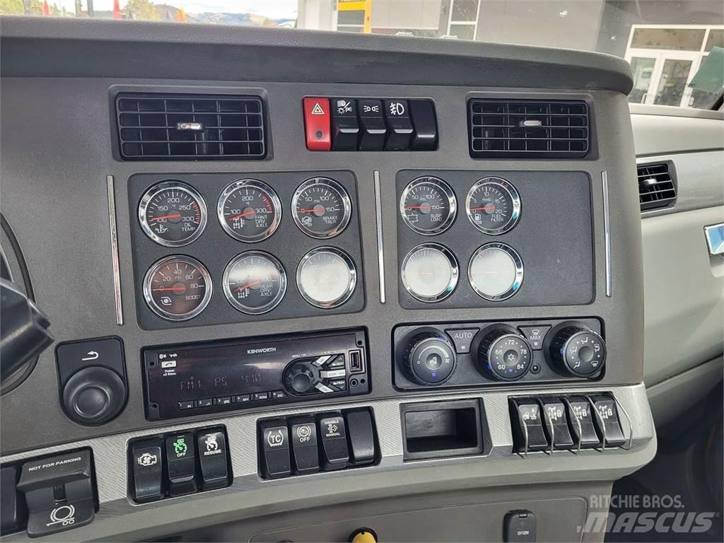 Kenworth T880 Тягачі