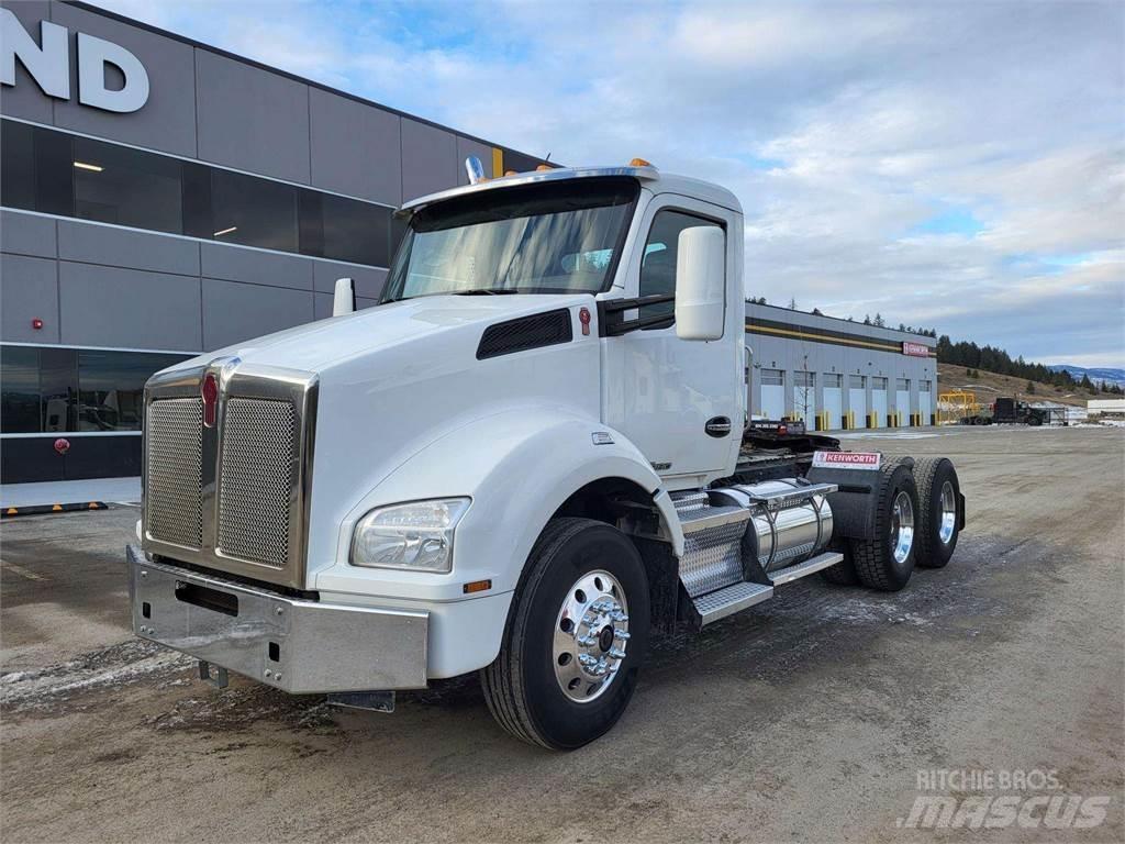 Kenworth T880 Тягачі