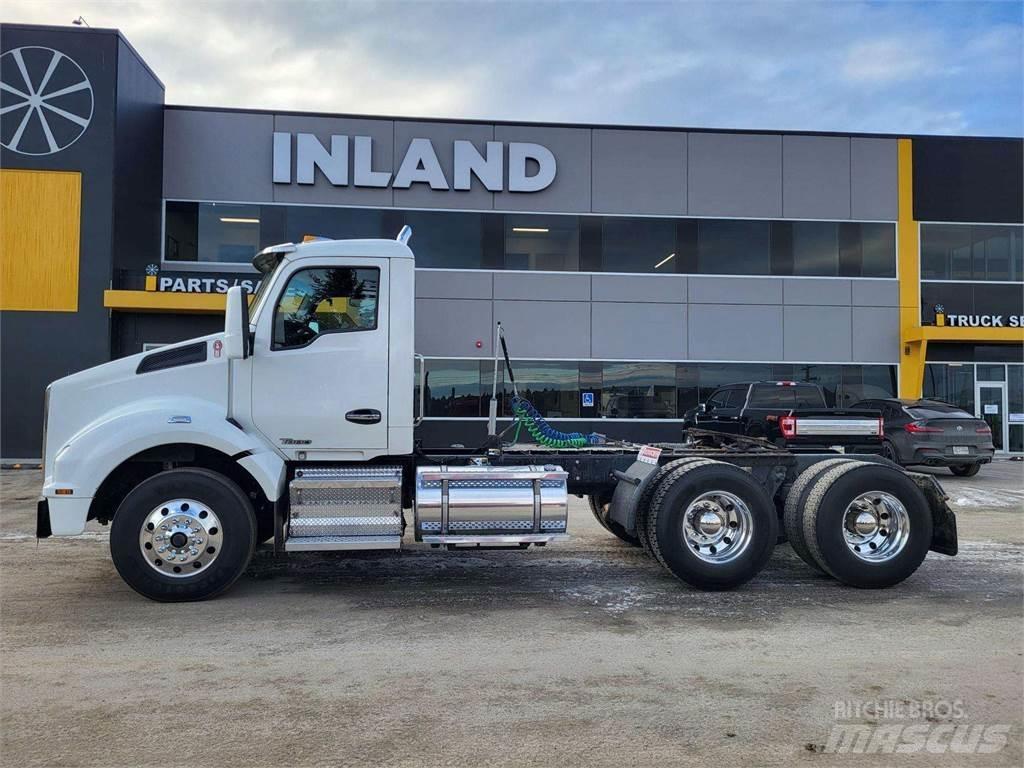 Kenworth T880 Тягачі
