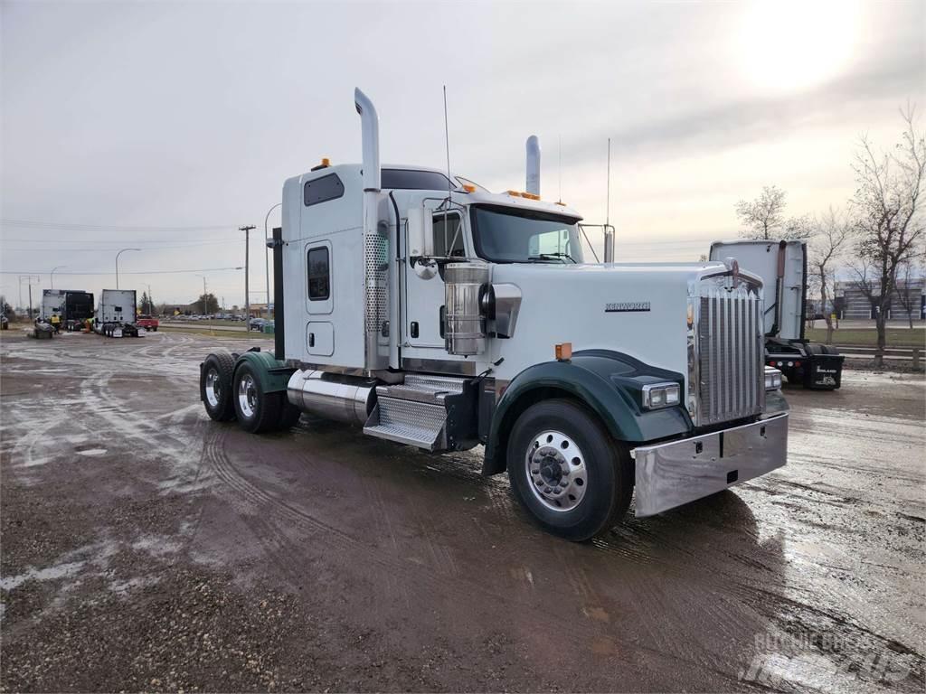 Kenworth W900L Тягачі