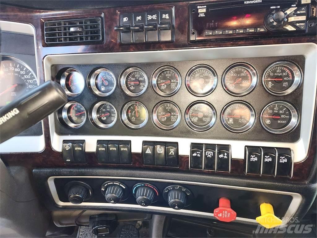 Kenworth W900L Тягачі