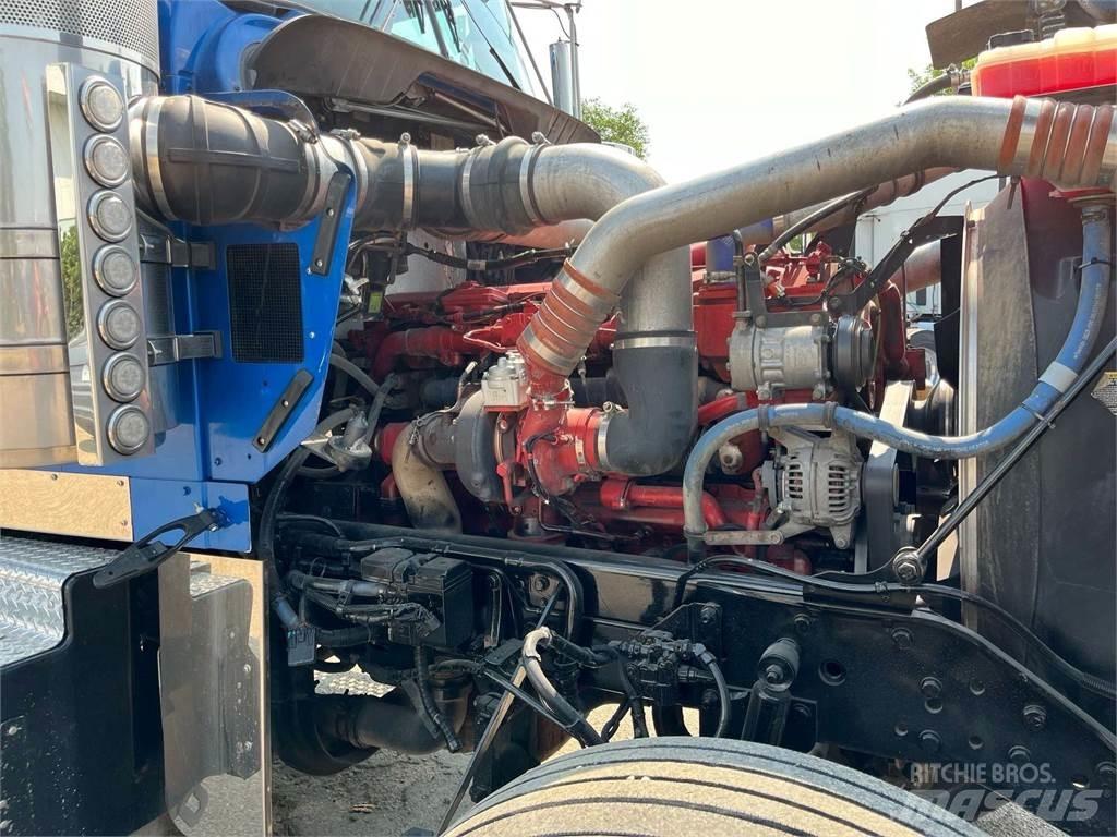 Kenworth W900L Тягачі