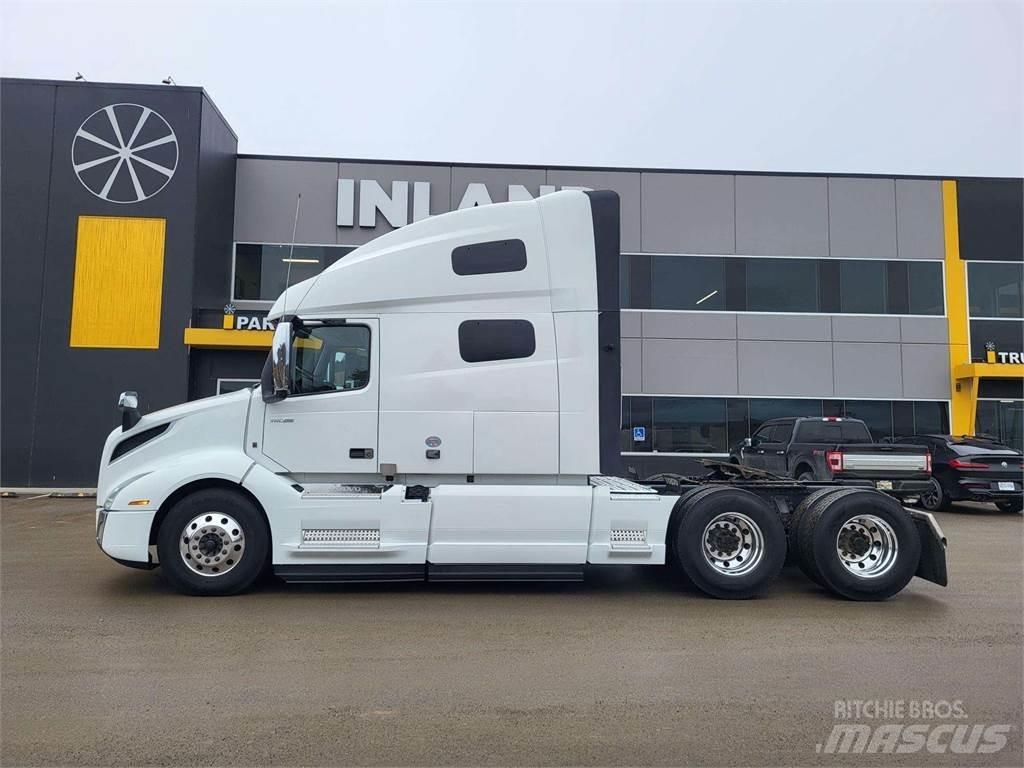 Volvo VNL 760 Шасі з кабіною