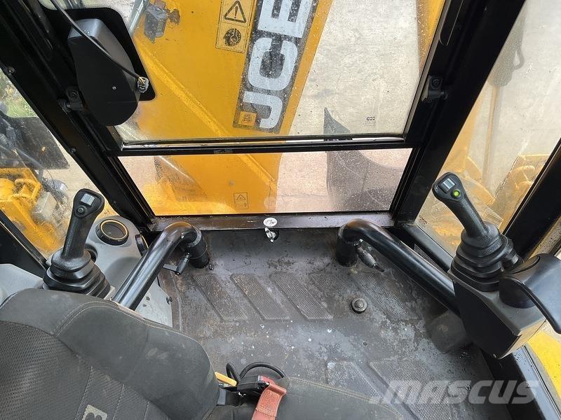 JCB 3CX Compact Гусеничні екскаватори
