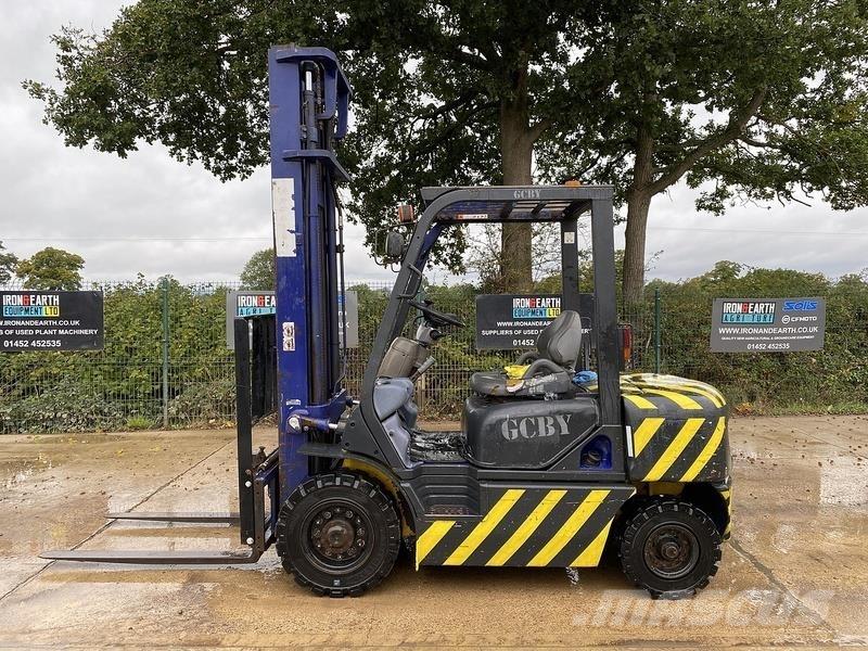 Komatsu FD25T-12 Інше