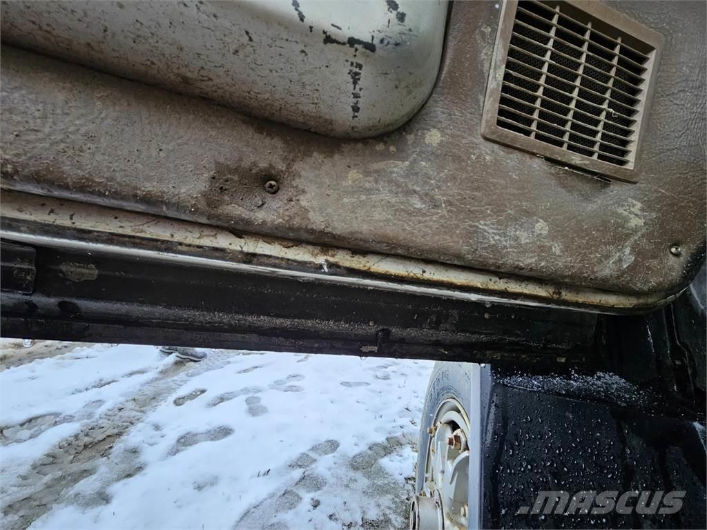 Ford L9000 Інше обладнання